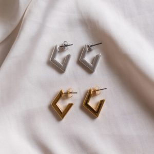 1816 Mini triangle gold earrings